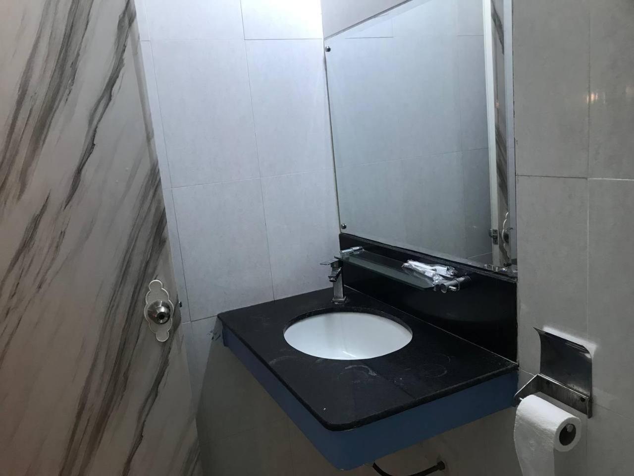 Rs Galaxy Hotel Phnompen Kültér fotó